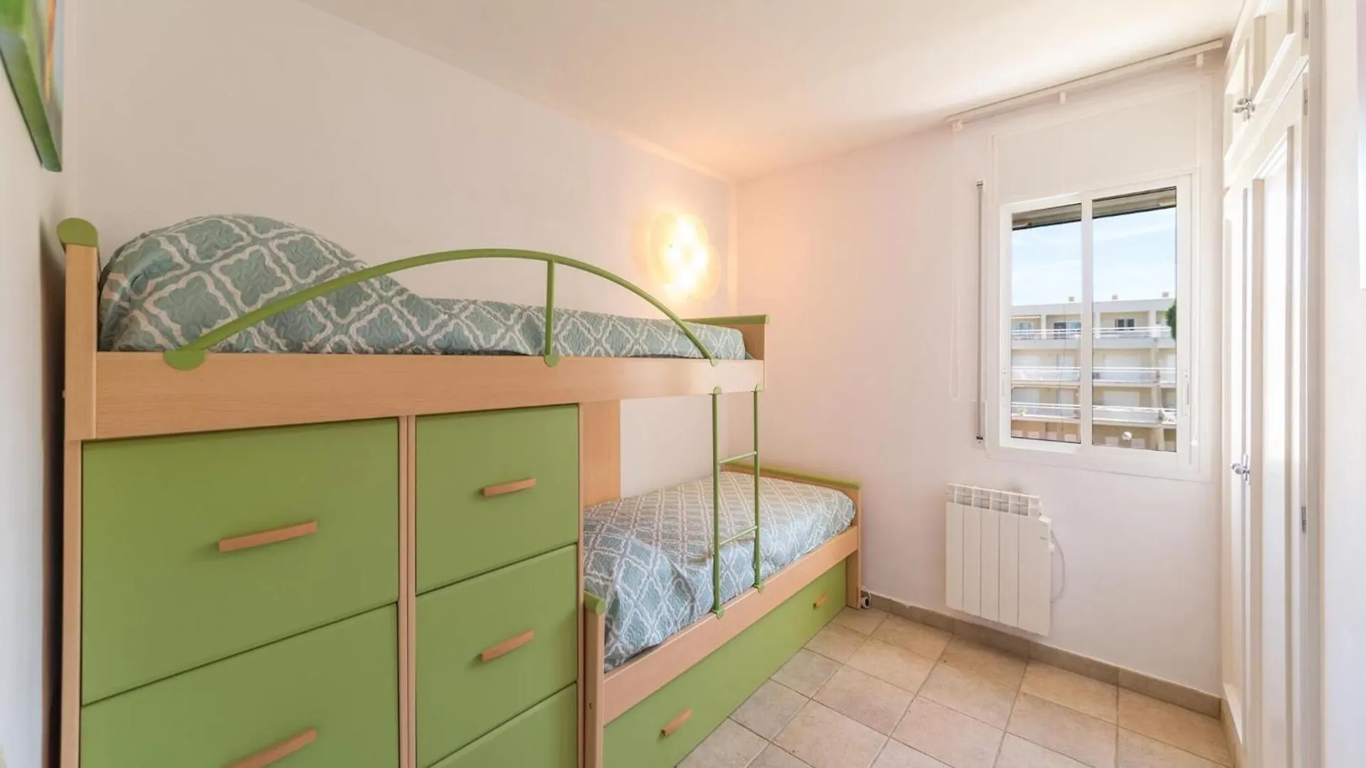 Beautiful Apartment With Communal Pool L' Escala